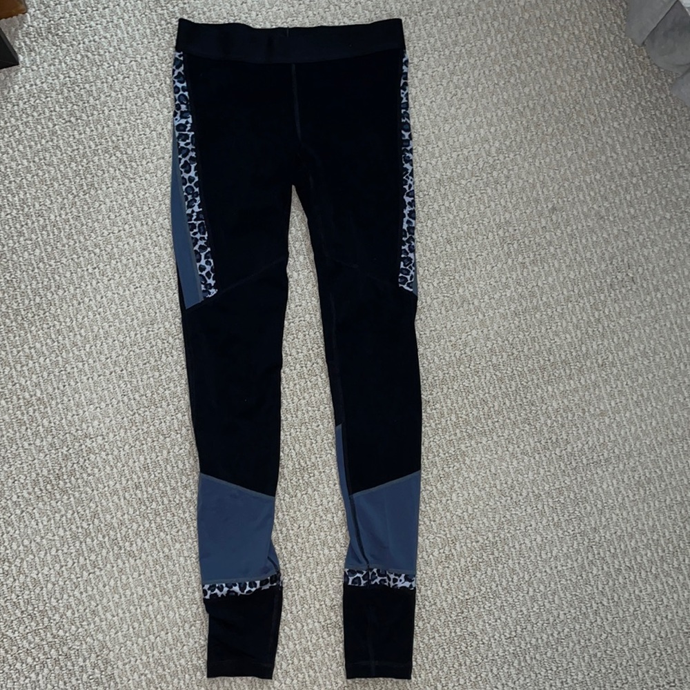 Women’s workout leggings . Size XS